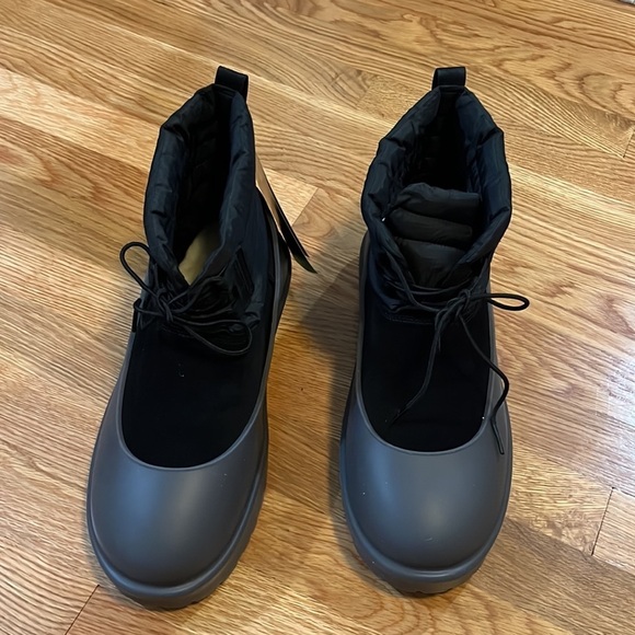 Ugg Classic Mini Pull-On Weather Boot Size 11 NWT main image 13